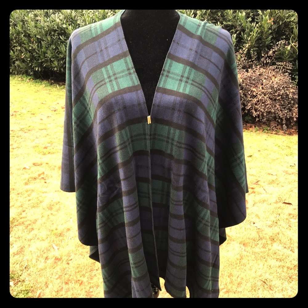 NWT! Beautiful Blackwatch Plaid Poncho!